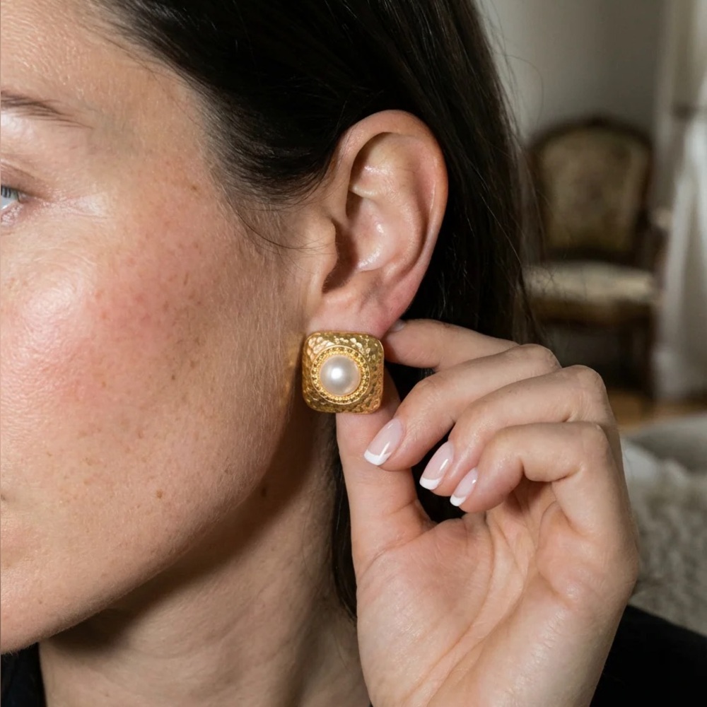 18k Gold Plated Shell Beads Hammered Rhombus Textured Earrings